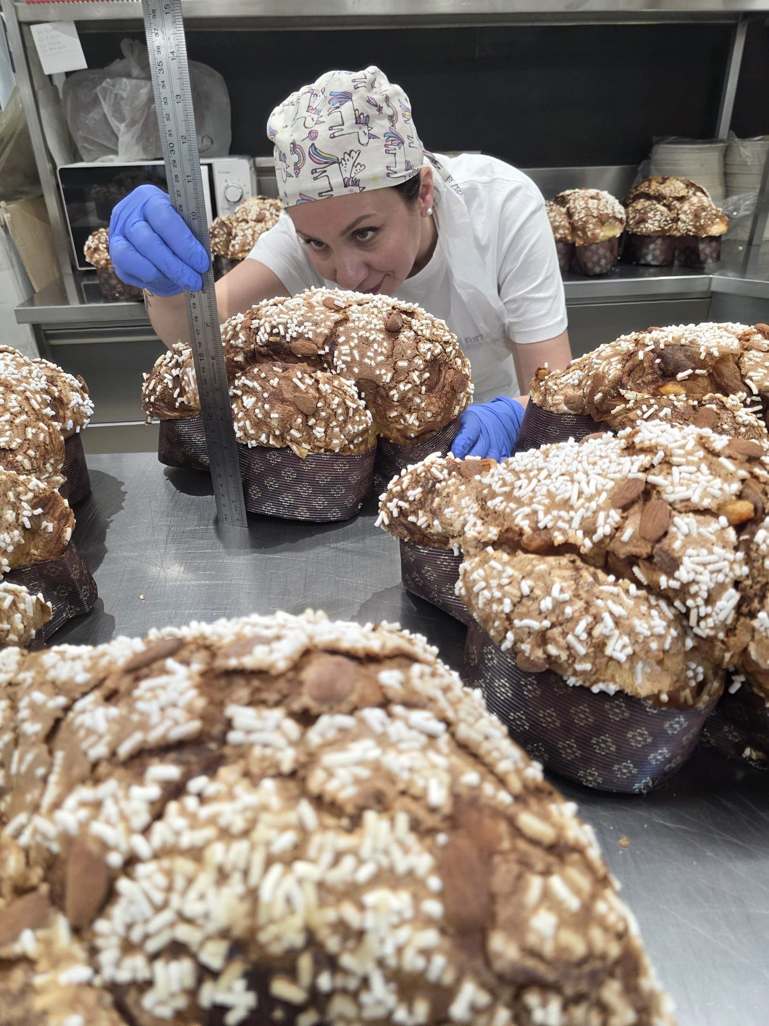 Controllo qualità di un panettone